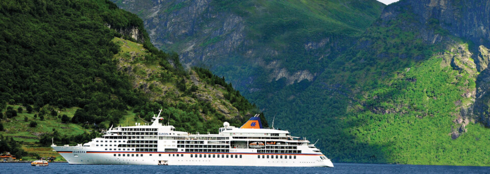 MS EUROPA passiert den Geirangerfjord