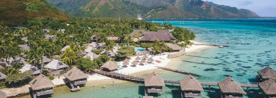 Außenansicht Overwater Bungalows des Hilton Moorea Lagoon Resort & Spa