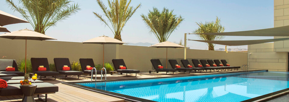 Pool im Novotel Muscat Airport